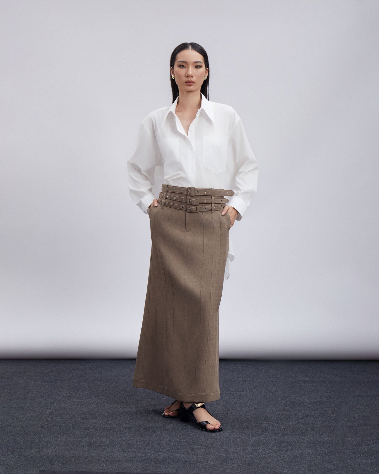 lẳng-lơ-open-back-tied-shirt-whitE-CAOSTU-ASTOUD