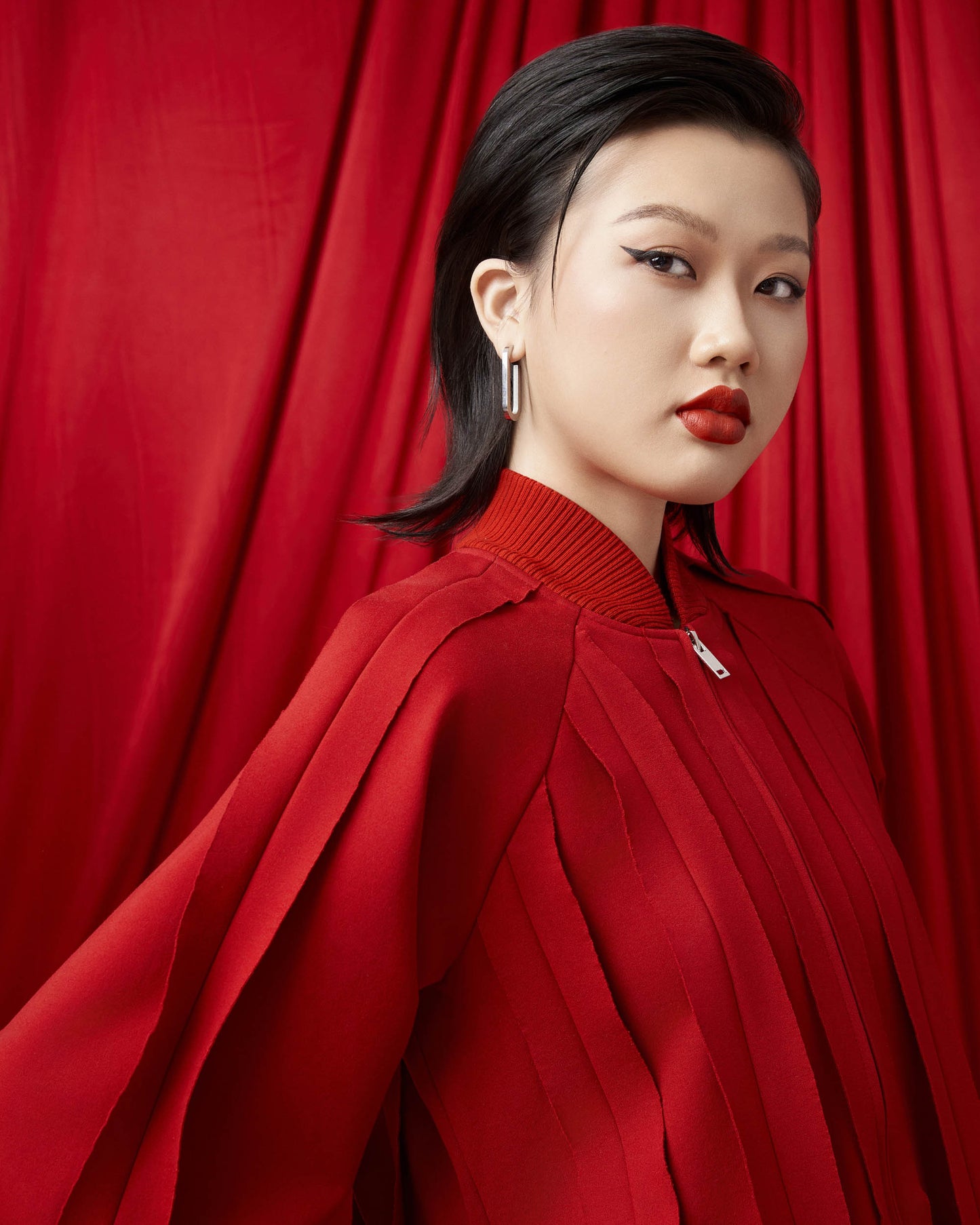 bomber-ao-dai-red-caostu-astoud