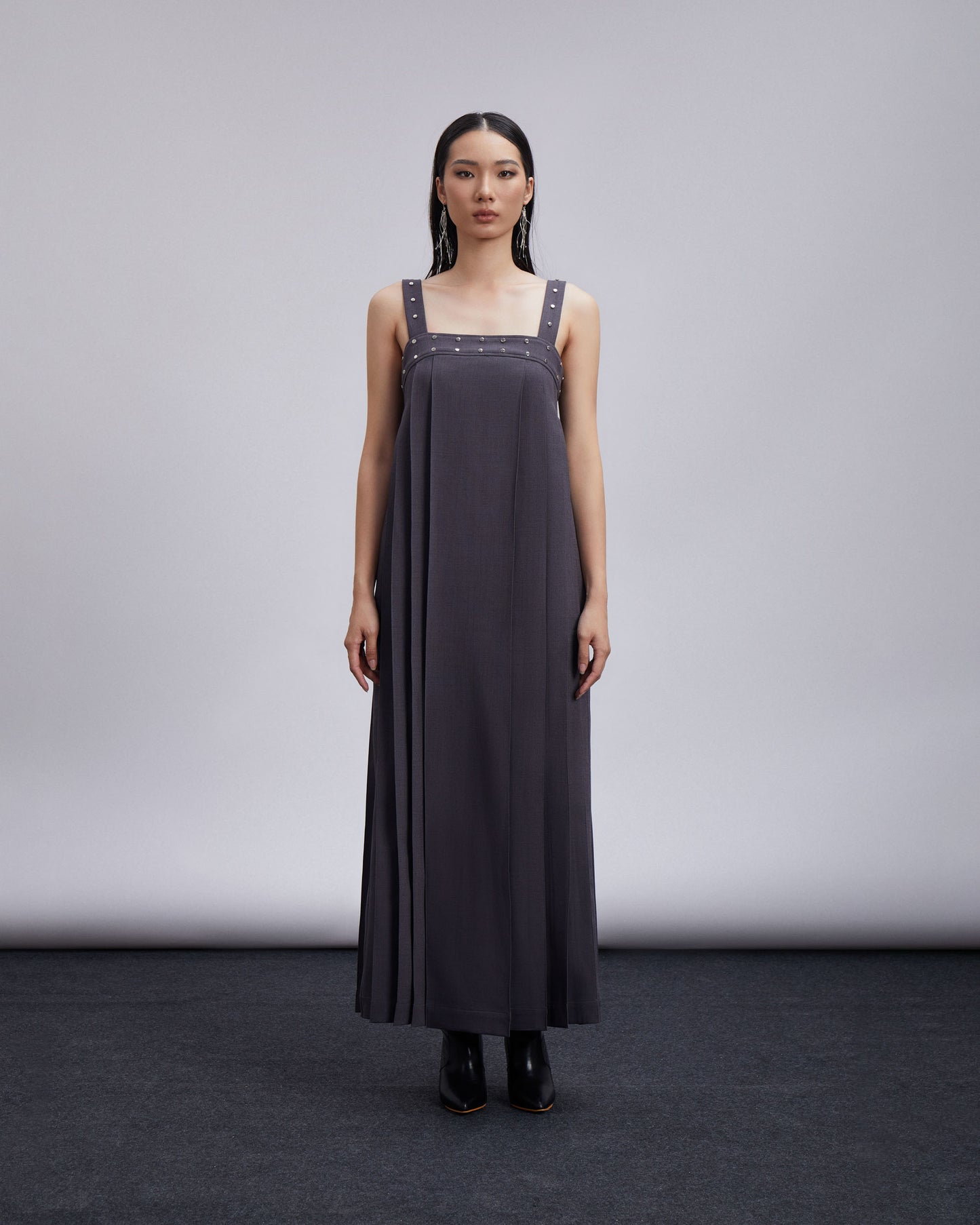 pleated-maxi-dress-caostu-space-grey-astoud