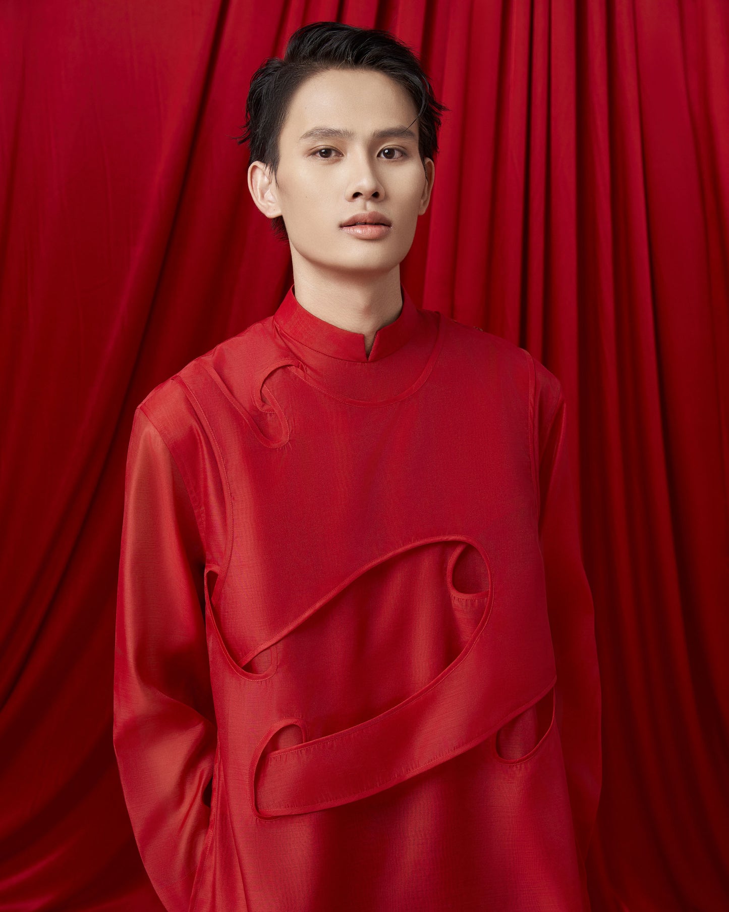 luon-vong-ao-dai-for-men-red-caostu-astoud