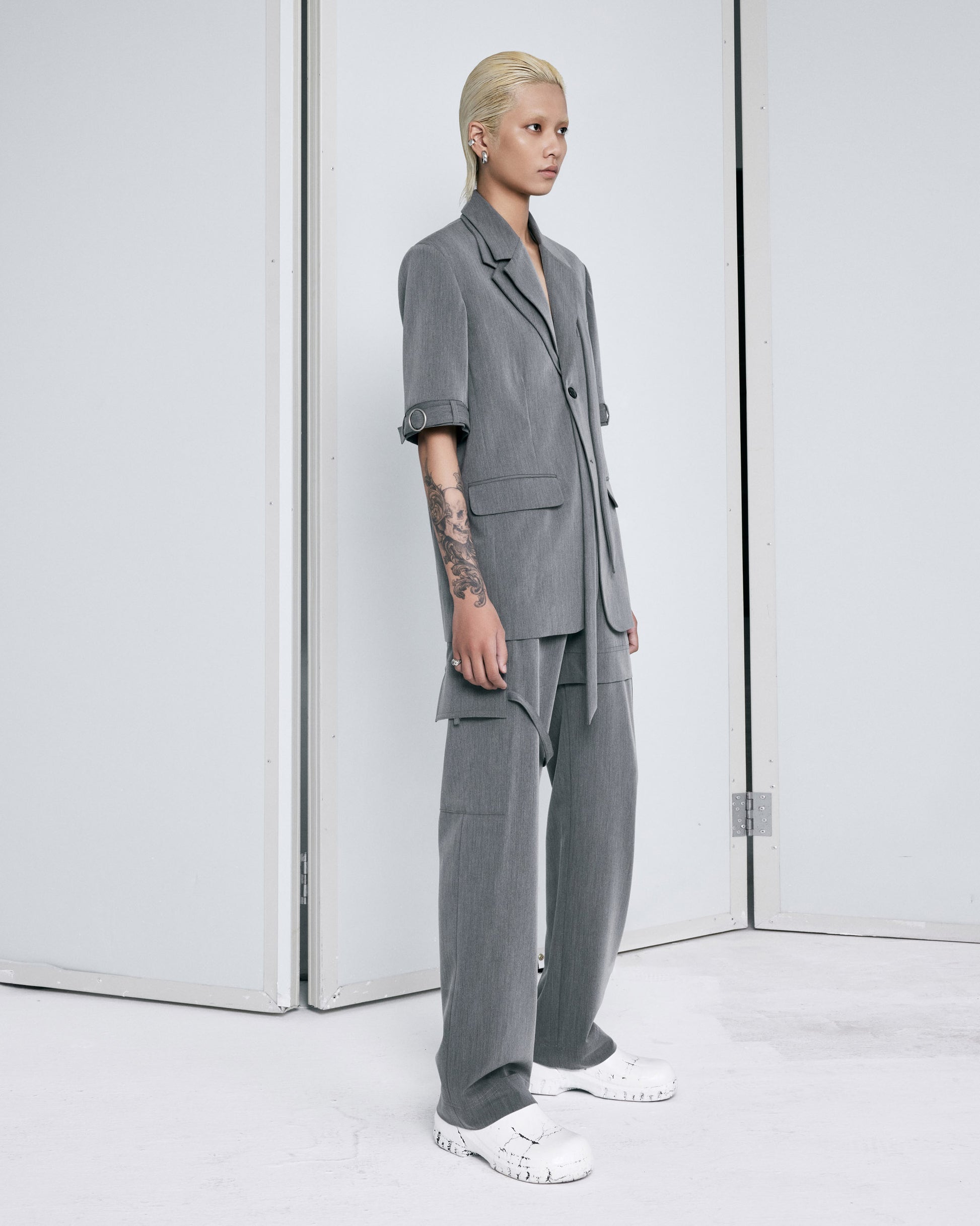 ultimate-grey-short-sleeve-blazer-FORTYTHREE-ASTOUD