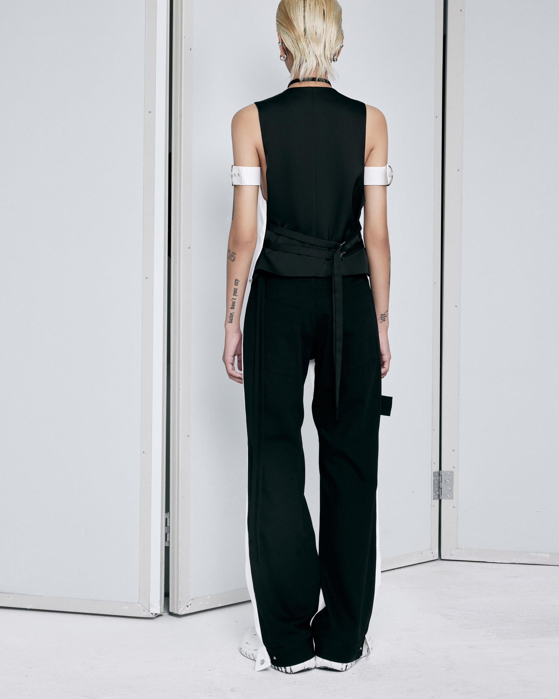 black-white-khaki-straight-leg-pants-FORTYTHREE-astoud