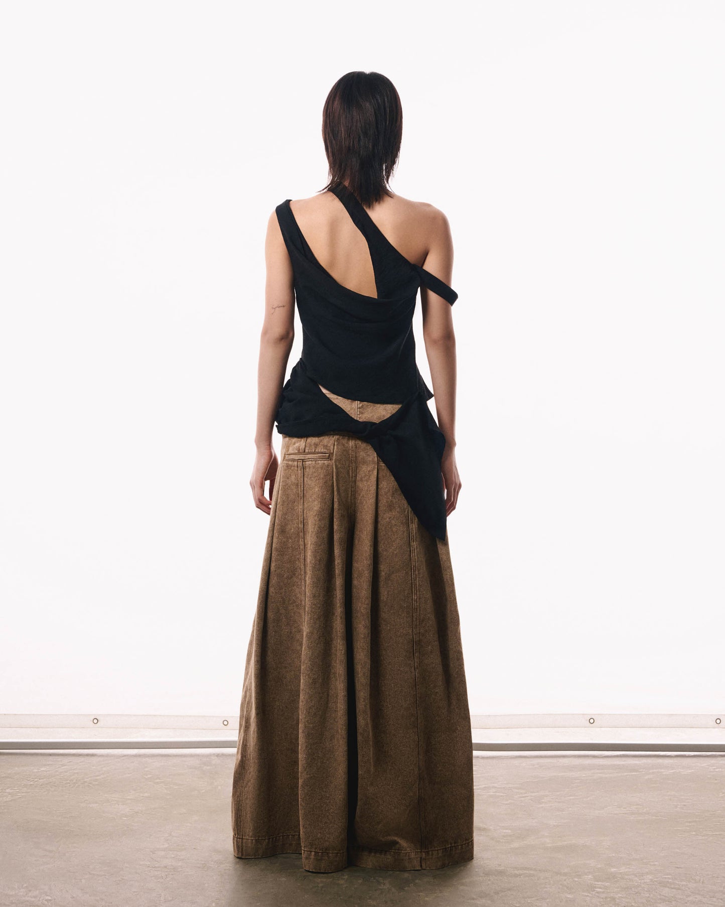 sand-fold-denim-pants-wide-leg-extended-waistband-the-idiot