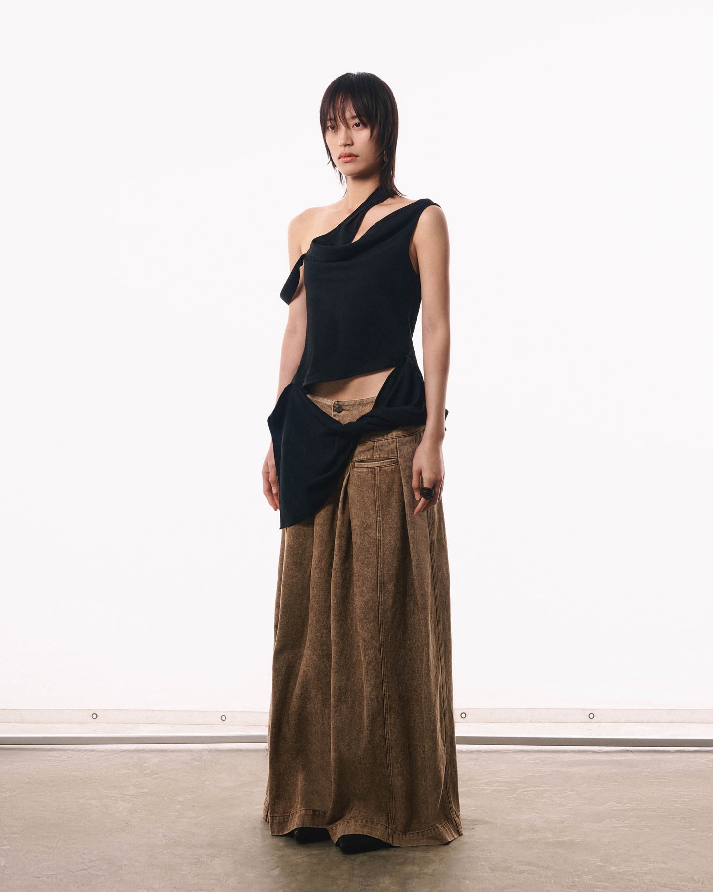 sand-fold-denim-pants-wide-leg-extended-waistband-the-idiot