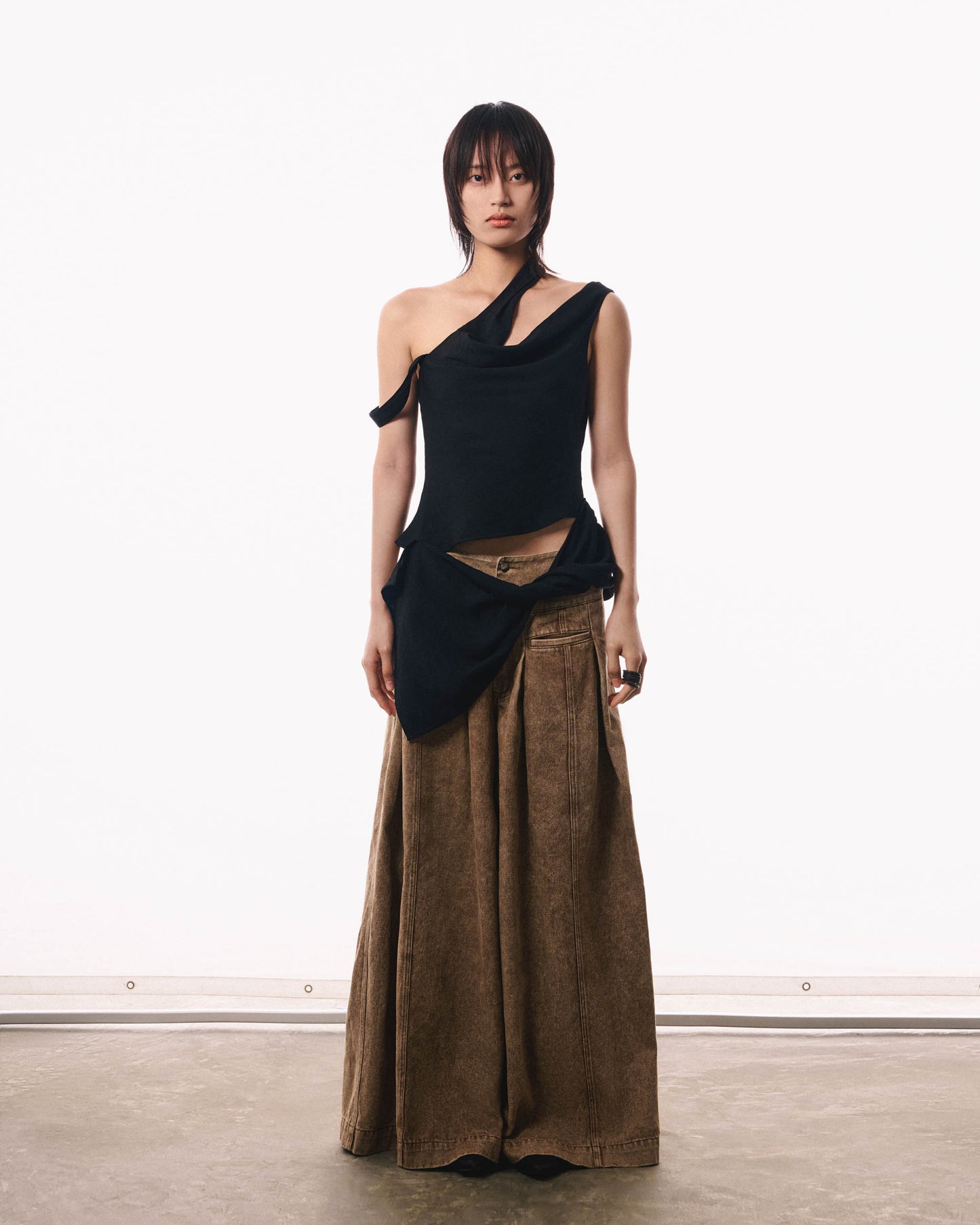 sand-fold-denim-pants-wide-leg-extended-waistband-the-idiot
