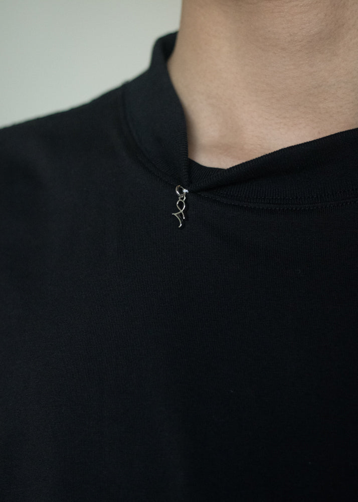 pinch-t-shirt-black-THE-IDIOT