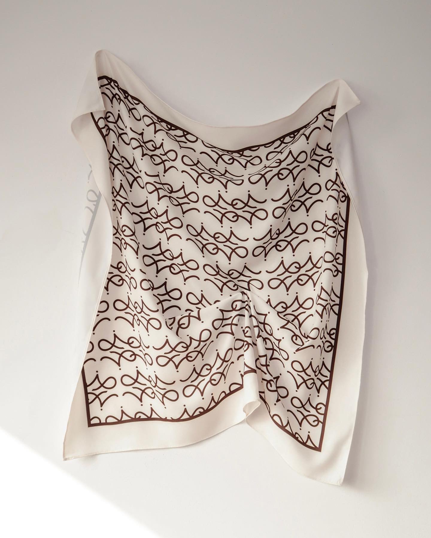 signature-scarf-brown the idiot astoud