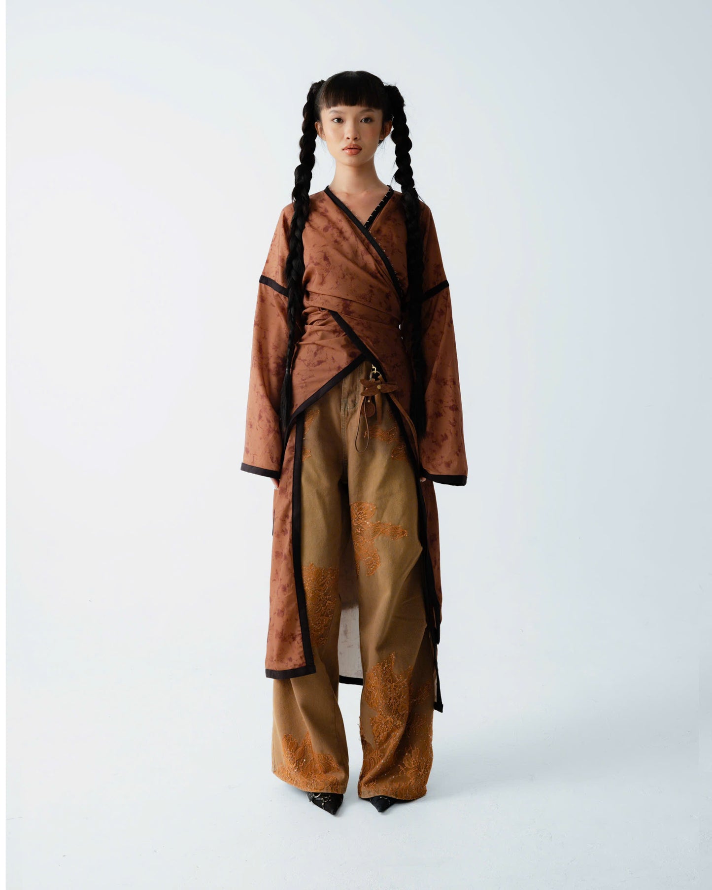 brown-bung-bien-robe-top an heritage astoud