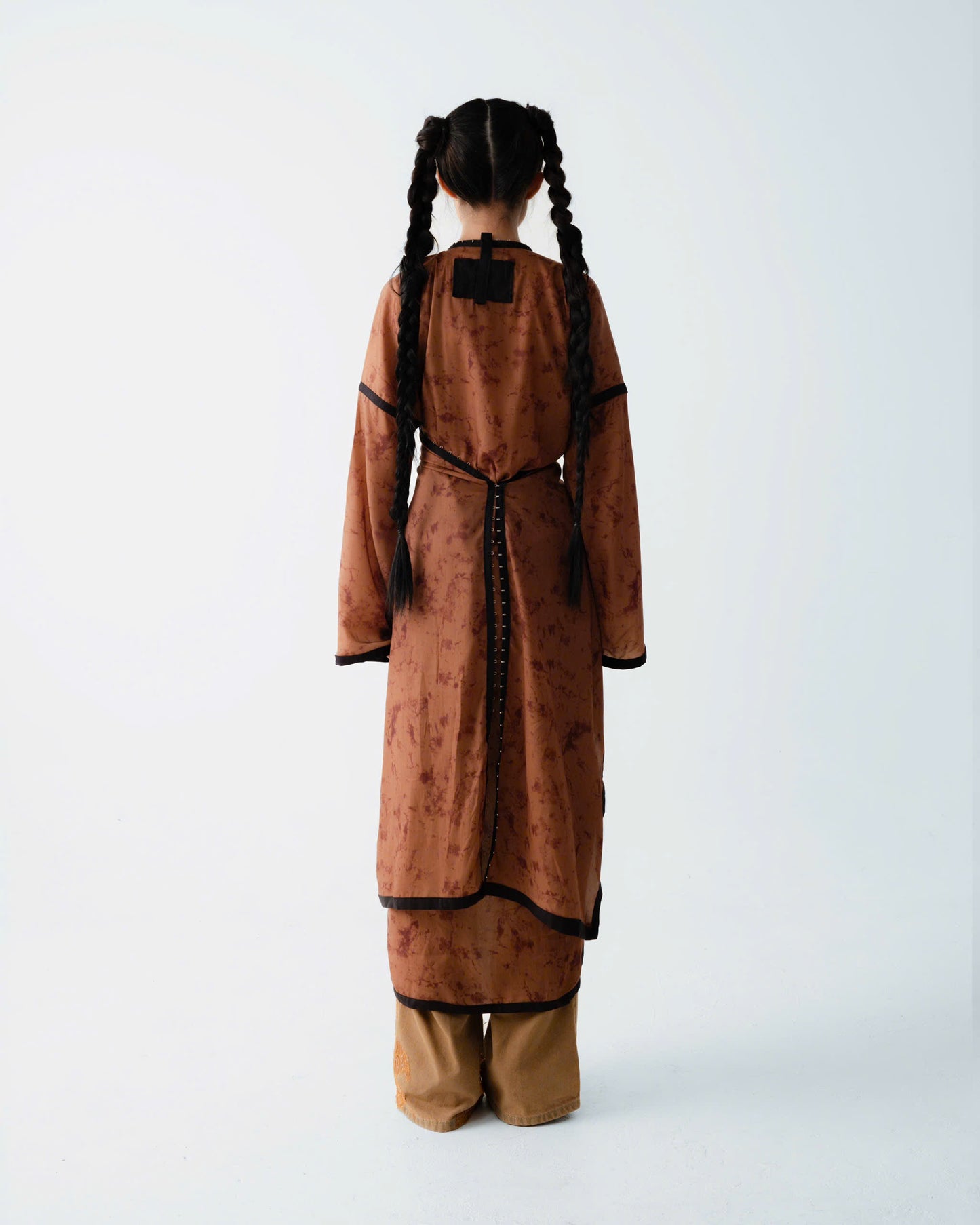 brown-bung-bien-robe-top an heritage astoud