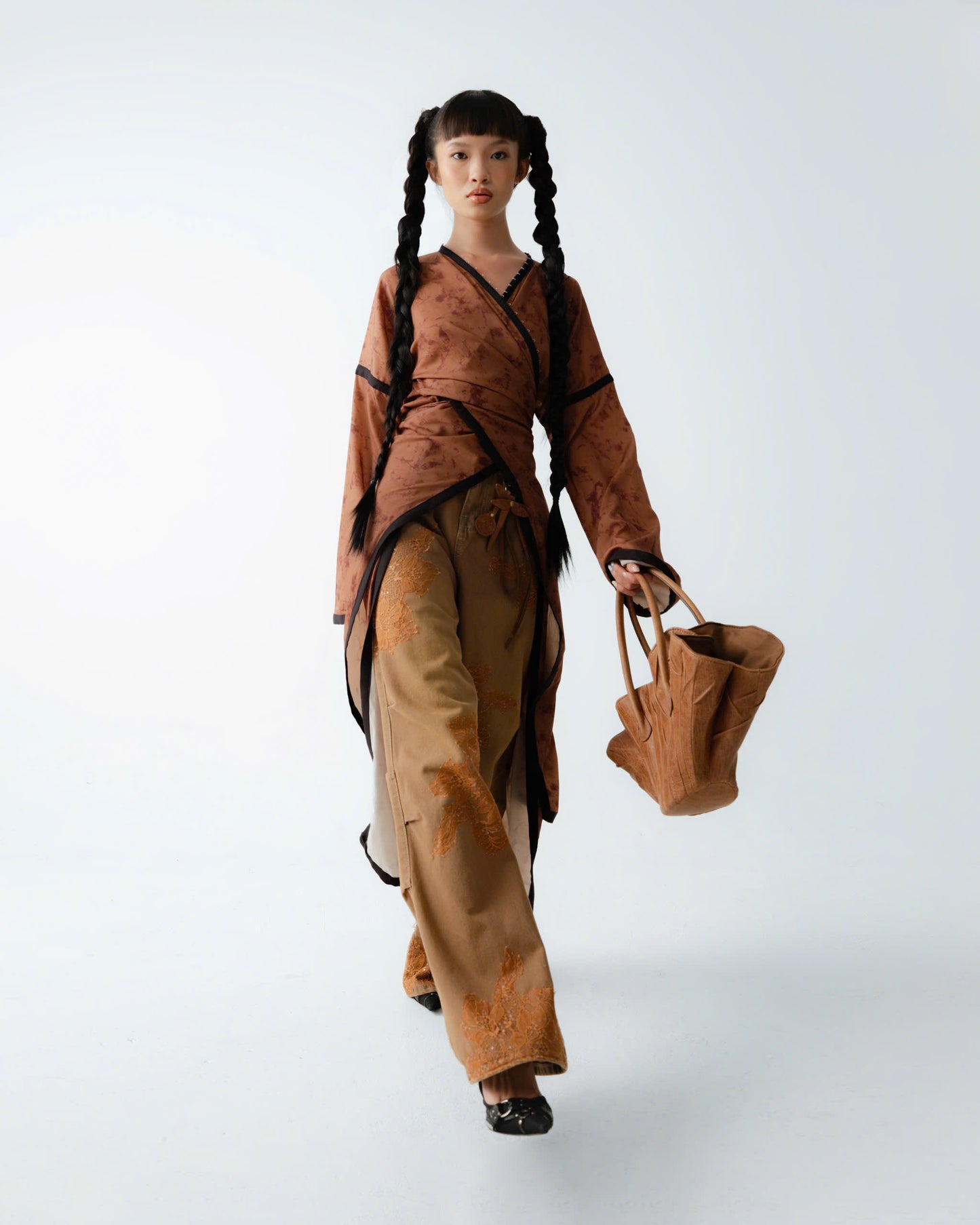 brown-bung-bien-robe-top an heritage astoud