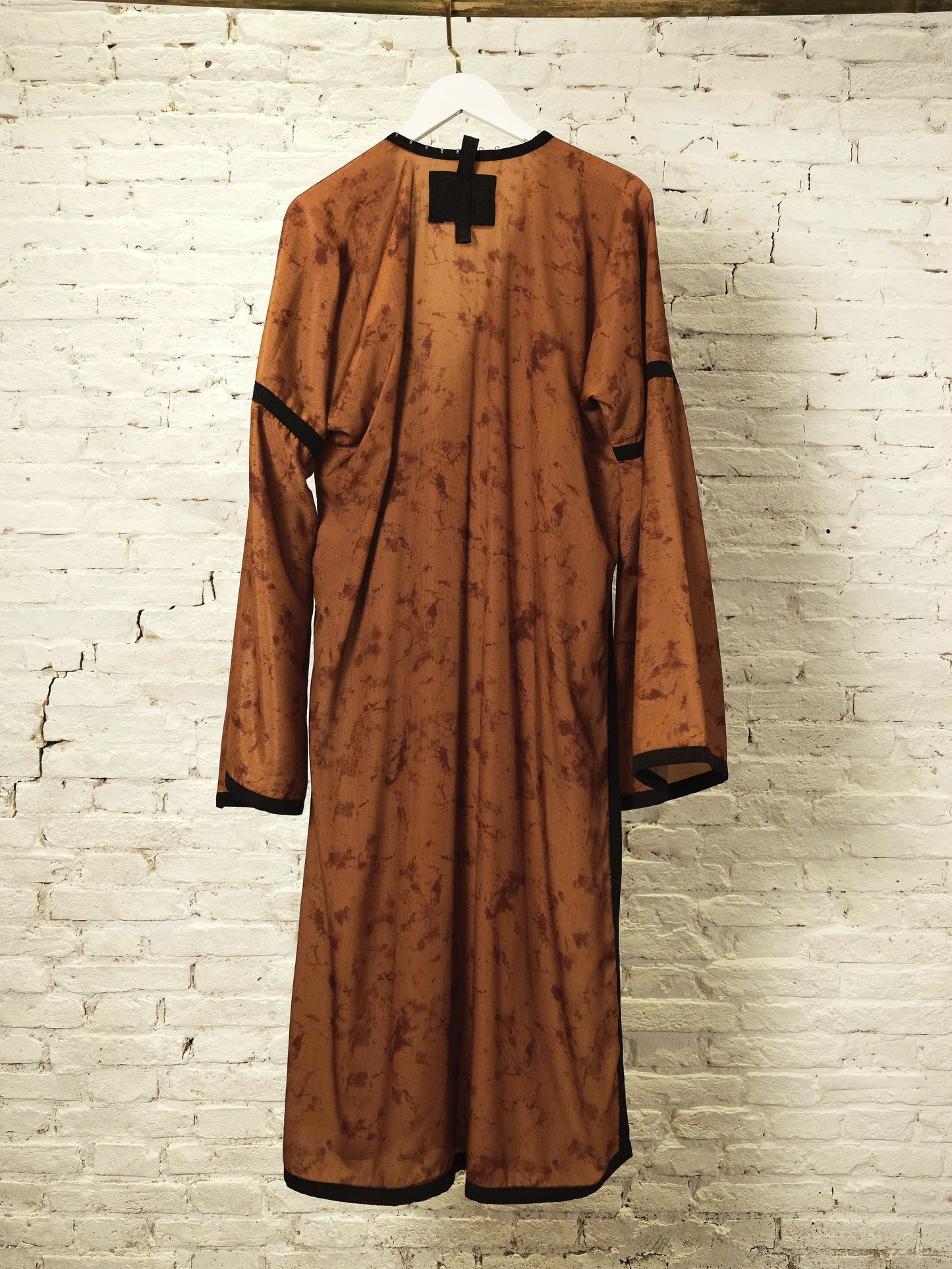 brown-bung-bien-robe-top an heritage astoud
