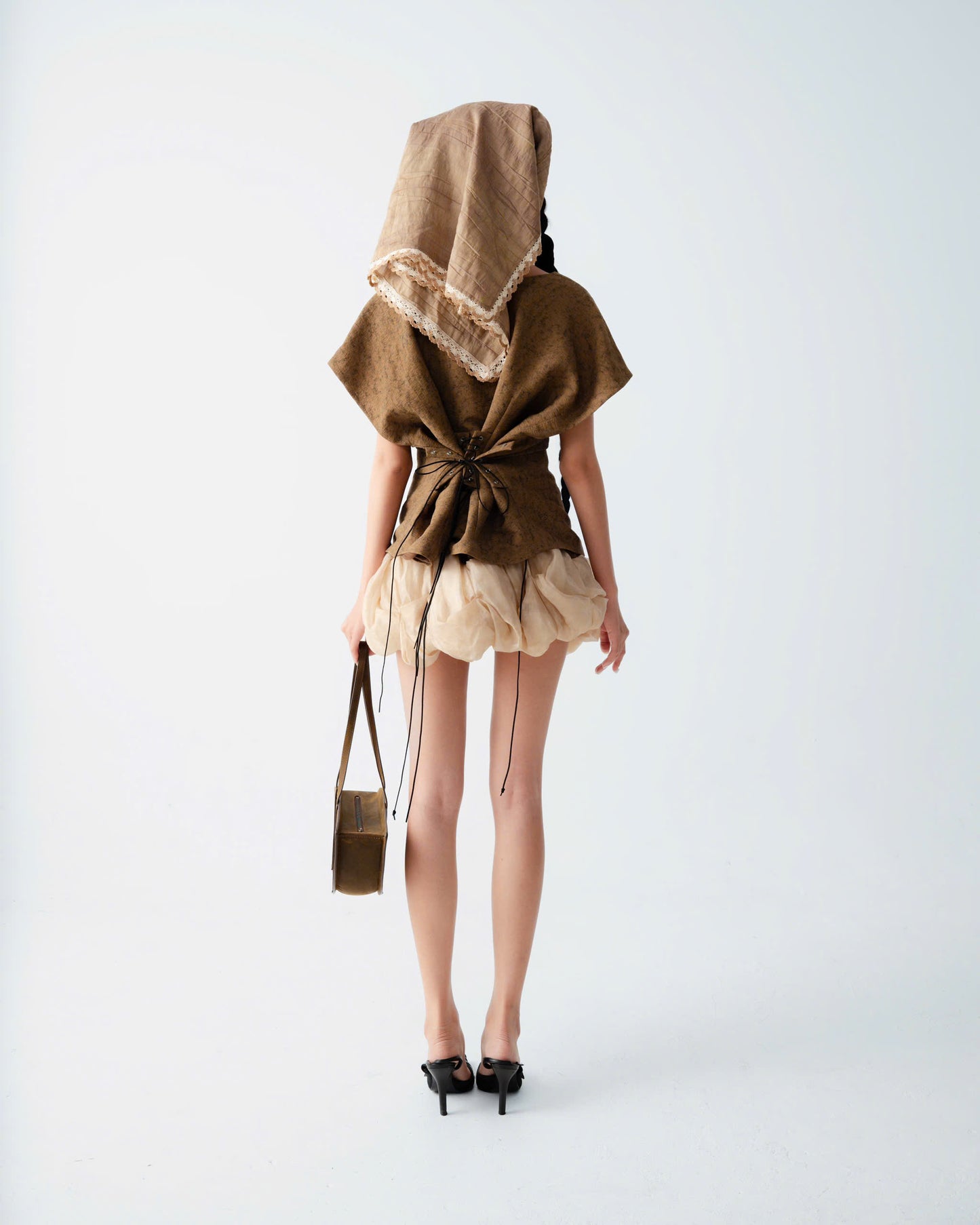 lang-linh-mini-skirt an heritage astoud