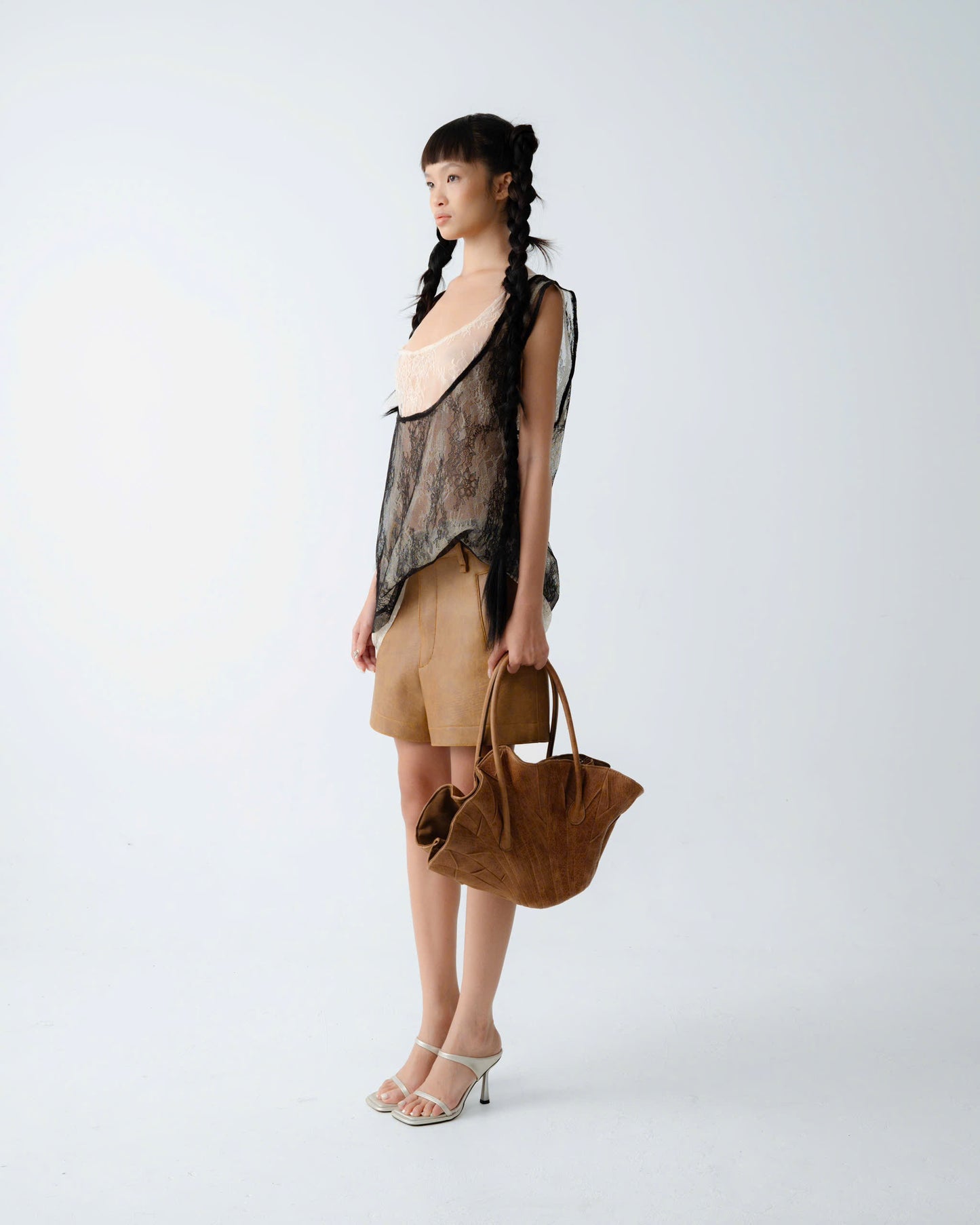 ao-anh-lace-tank-top an heritage astoud